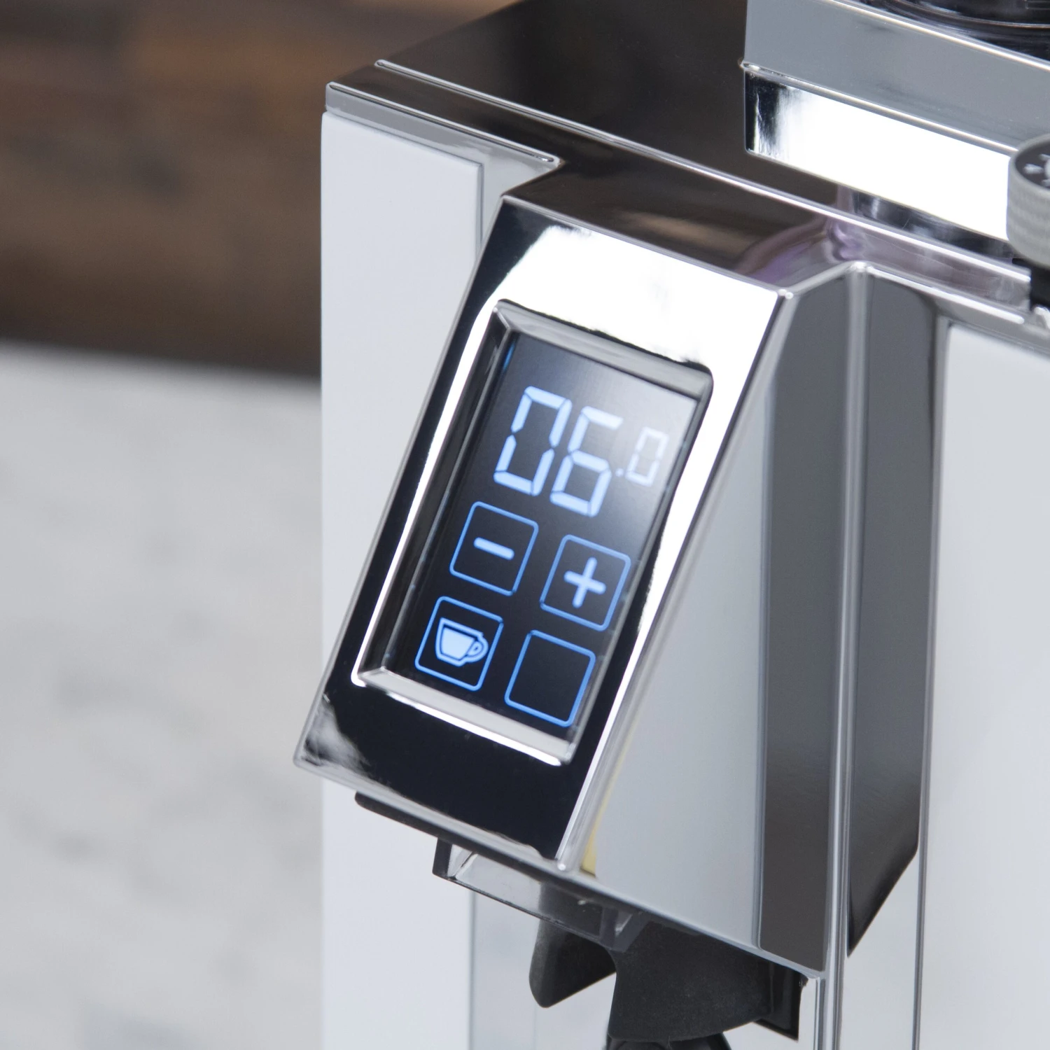 Eureka Mignon Magnifico Coffee Grinder In White 7 Eureka Mignon Magnifico Coffee Grinder In White - Image 7