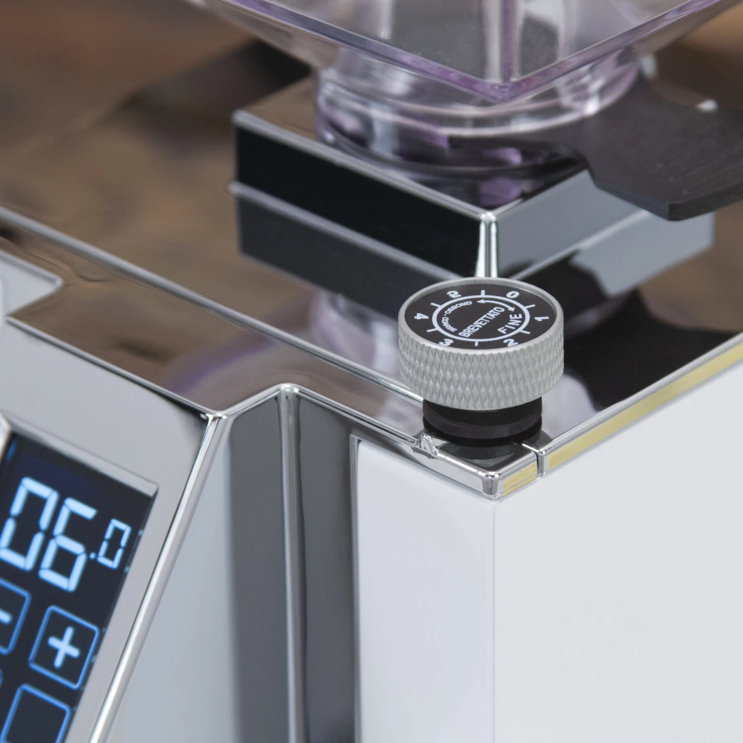 Eureka Mignon Magnifico Coffee Grinder In White 10 Eureka Mignon Magnifico Coffee Grinder In White - Image 10