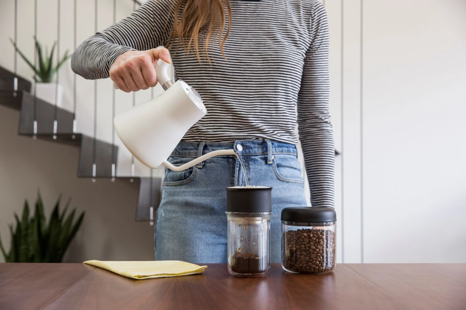 Fellow Stagg 1L Pour-Over Kettle - Matte White 3 Fellow Stagg 1L Pour-Over Kettle - Matte White - Image 3