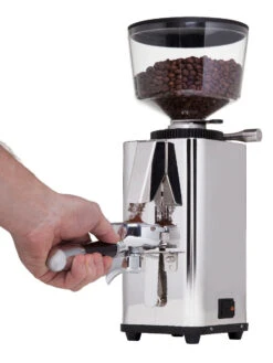 ECM S-Manuale 64 Espresso Grinder 14 ECM S-Manuale 64 Espresso Grinder -Brewroast Deals Store manuale von unten in aktion 2